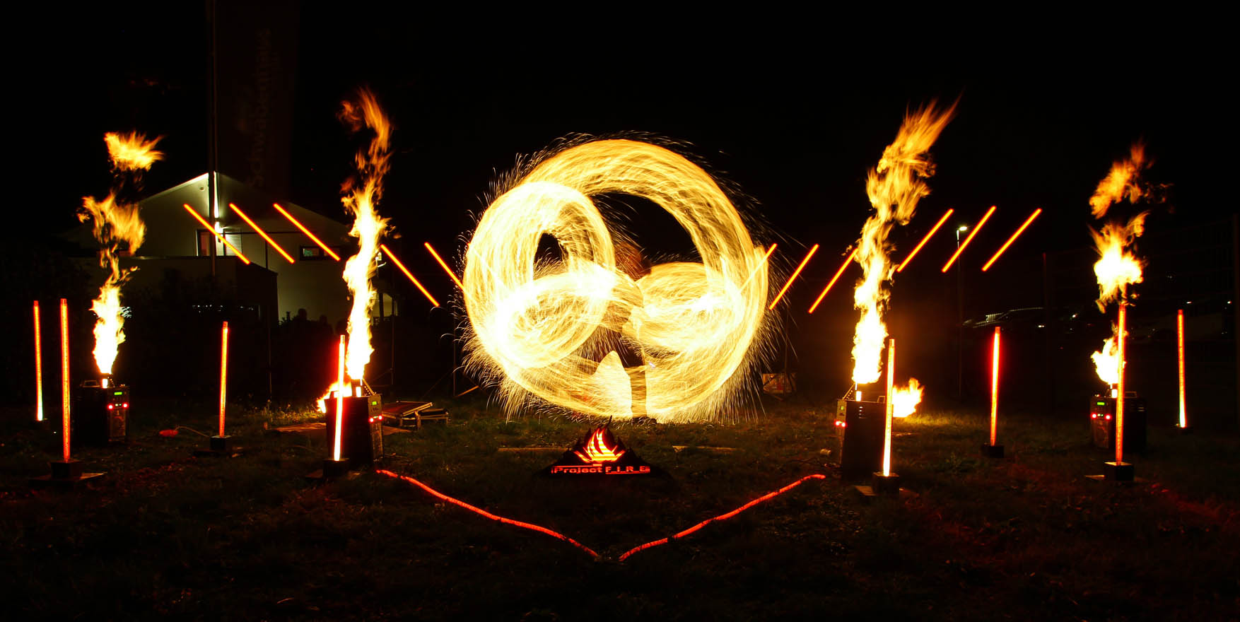 Spektakuläre Hochzeitsfeuershow